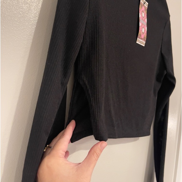 Boohoo. NWT NEVER WORN Long Sleeve Rib Crop - Black - Large - Picture 3 of 10